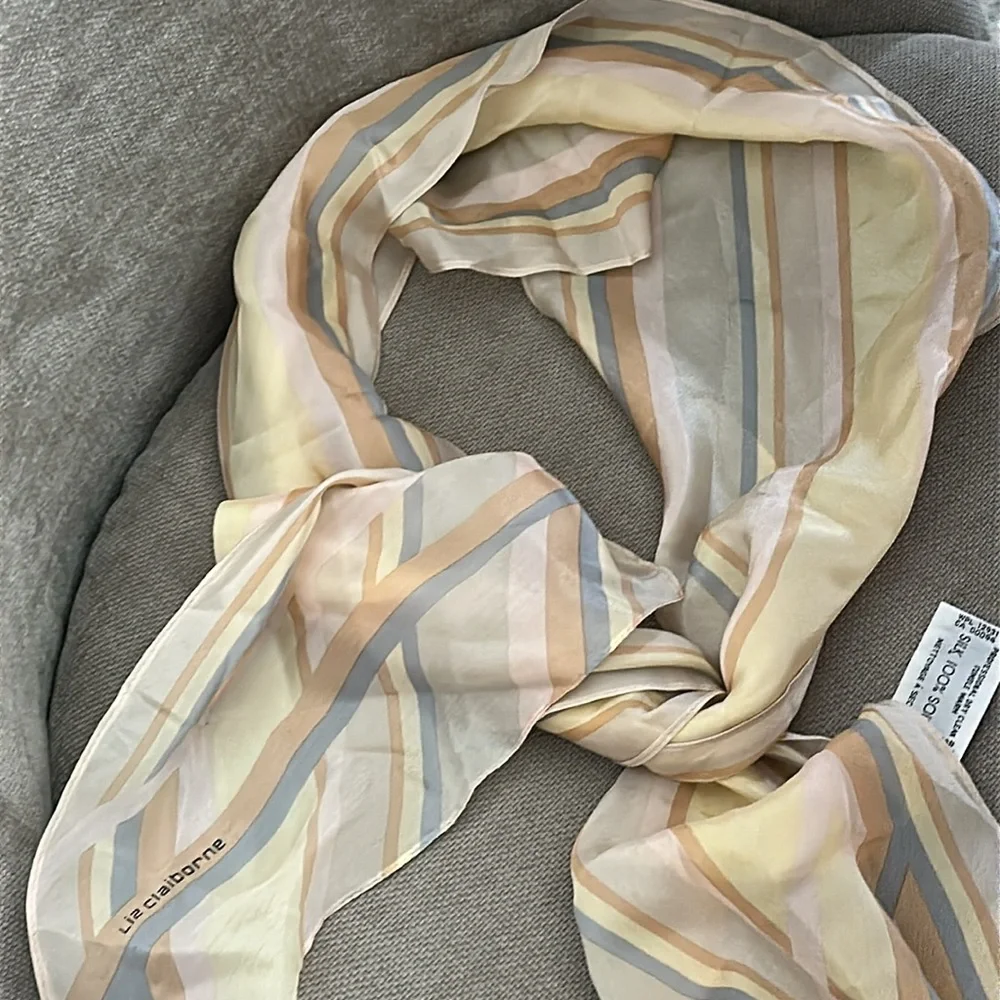 Liz Claiborne elegant scarf